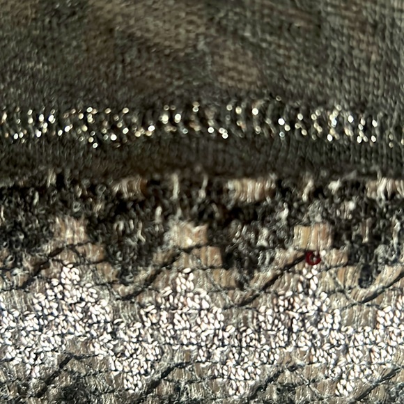 MISS ME BLINGY SWEATER⚜️Lightweight Black & Silver💎Hi-Low🖤Chevron Design on Back - Picture 6 of 10